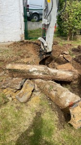 démolition ancienne terrasse en béton avant remplacement par une terrasse provisoire avant carrelage-phase 1
